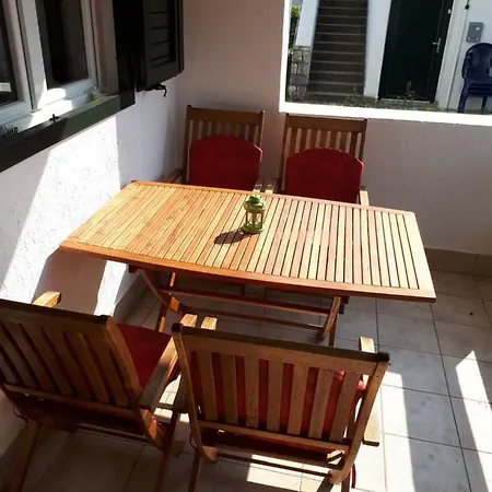 Iris Apartment