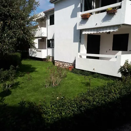 Iris Apartment